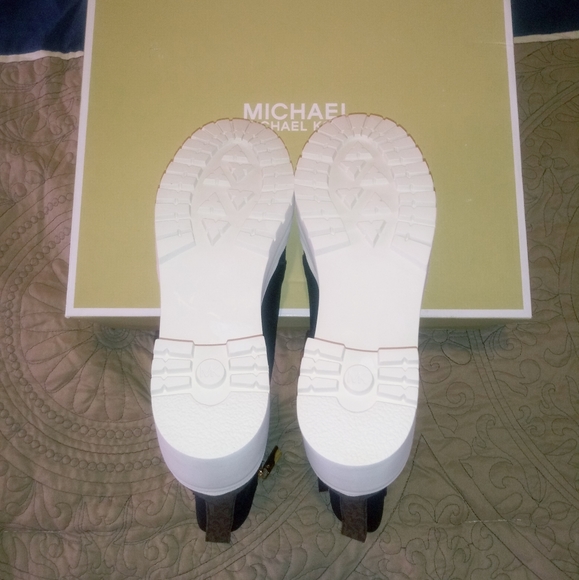 Michael Kors Corey Bootie - Picture 6 of 11